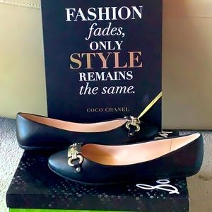 Kate Spade Payton Black Leather Flat Shoes.
